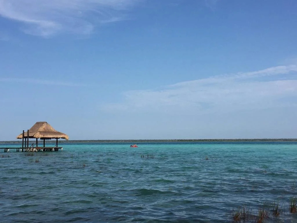 The Yak Lake House - Hostal Bacalar