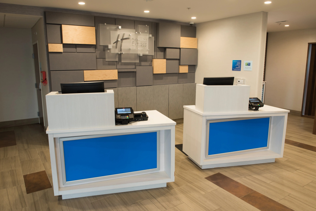 Holiday Inn Express & Suites - Warsaw - E Center by IHG