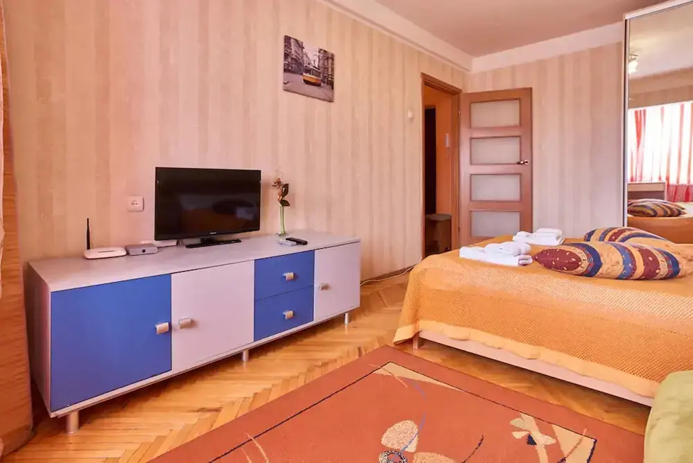 Апартаменты Home-Hotel, ул. Раисы Осипкиной, 7А