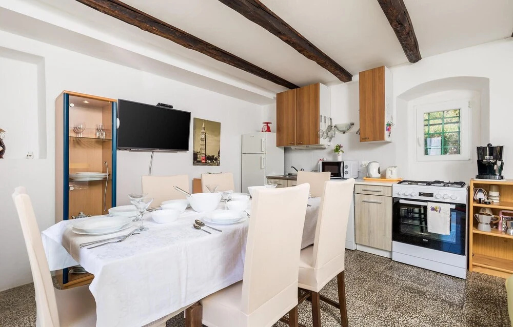 3 Bedroom Lovely Home In Nerezine