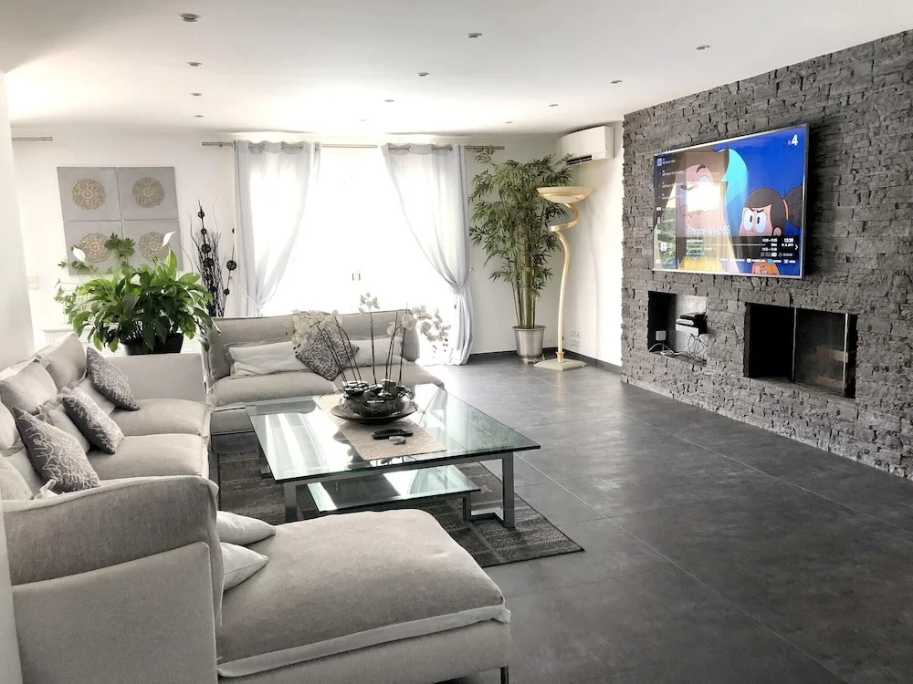 Villa With 3 Bedrooms in Mougins, With Wonderful City View, Private Pool, Enclosed Garden - 7 km From the Beach