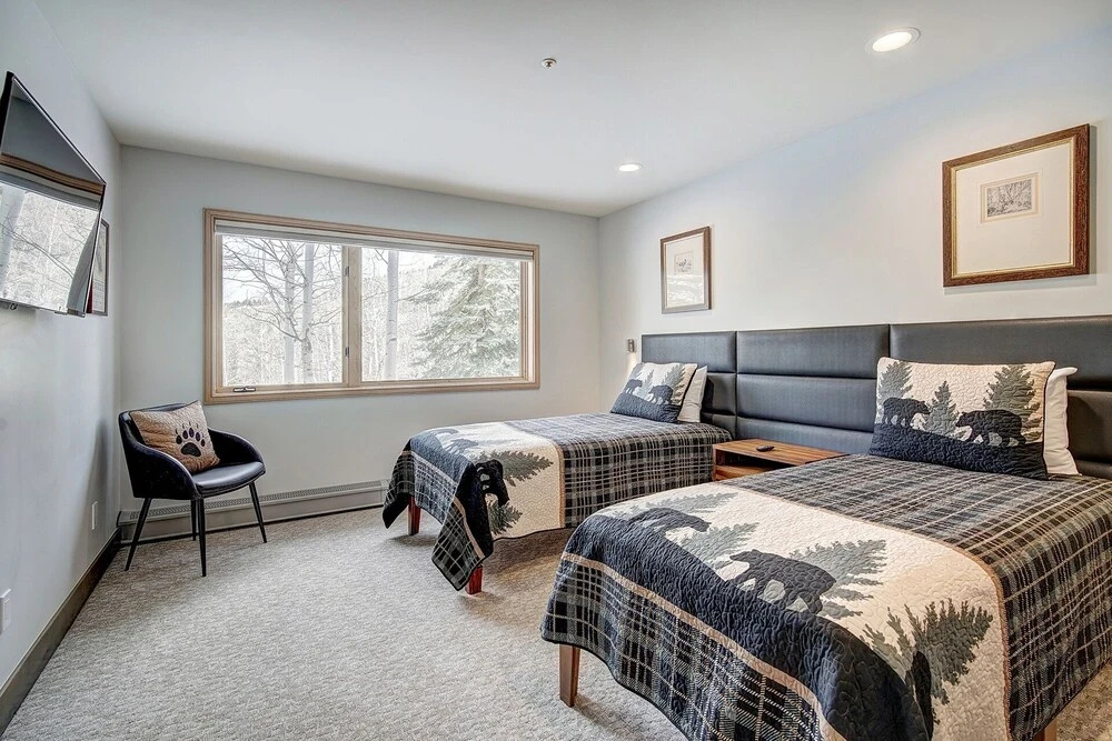 3br Slopeside Beaver Creek  Ski-in, Sleeps 10 3 Bedroom Townhouse by RedAwning