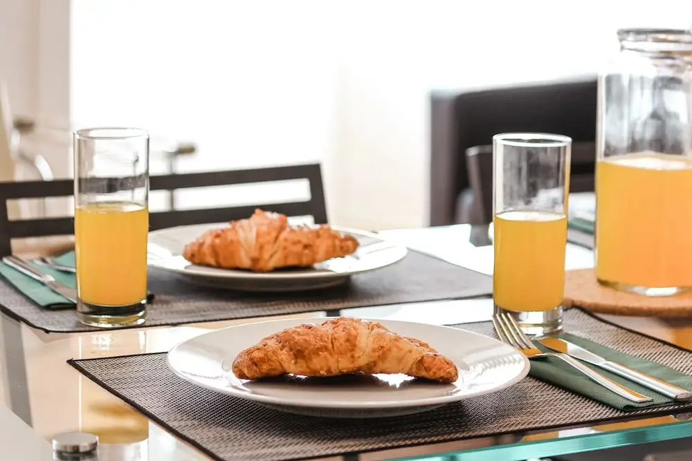 JOIVY Elegant 2BR Apt nearby tram 28E stop - Portas Sol