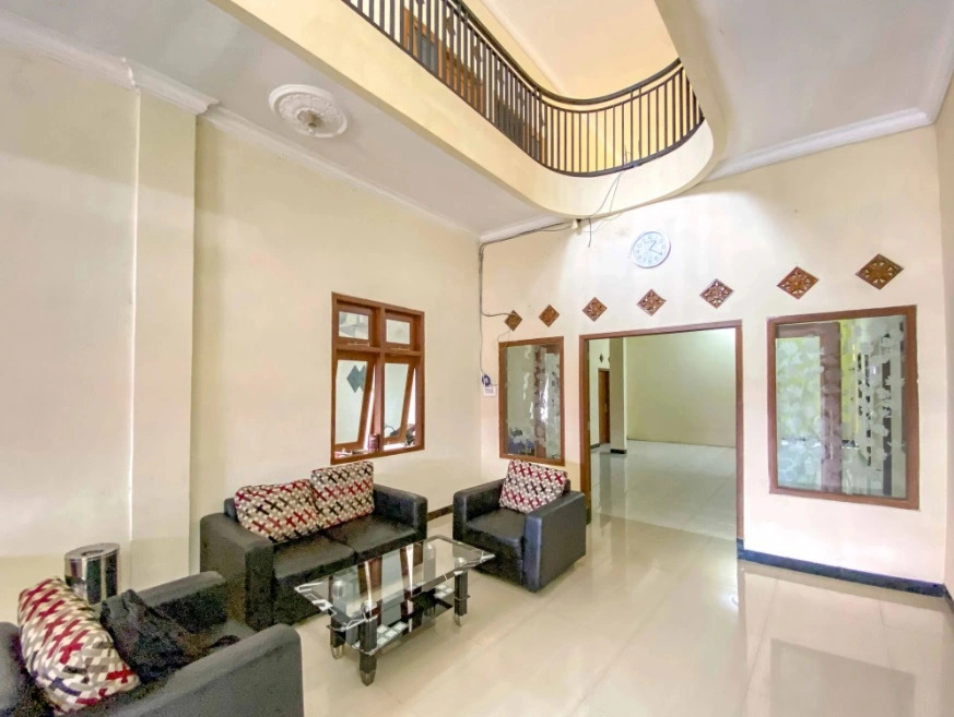 Karolin Guest House by Pesen Kamar