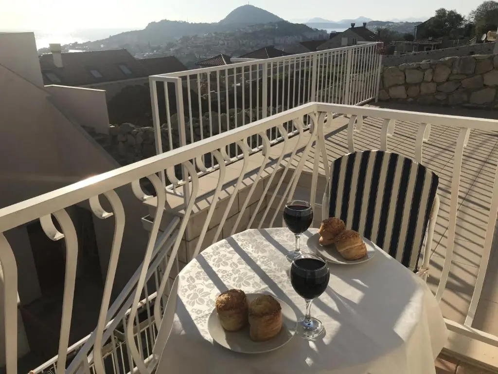 Apartment Srecko- Two Bedroom Apartment With Terrace and Sea View