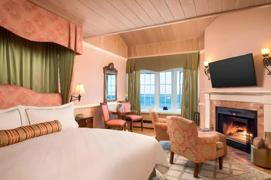 Spindrift Inn