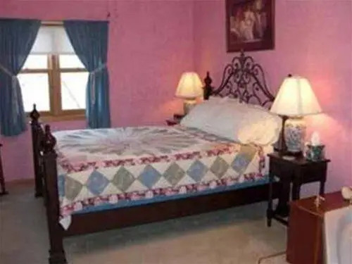 Xanadu Island Bed and Breakfast and Restaurant