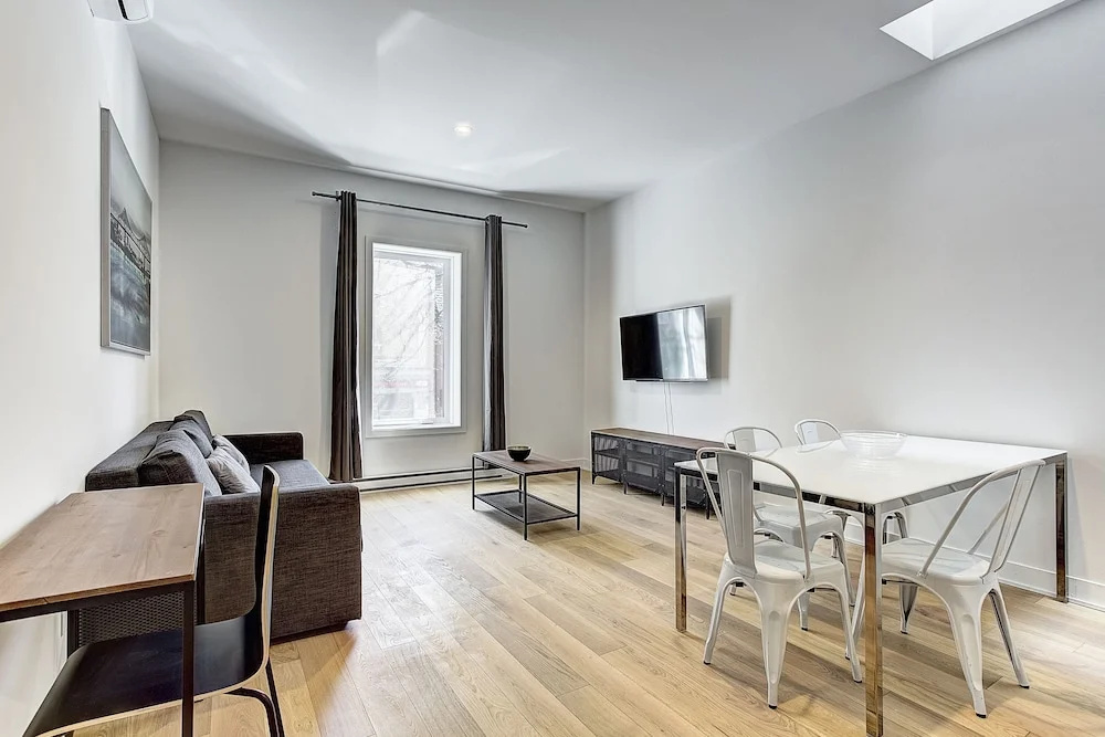 Destination Stays Little Burgundy DT MTL