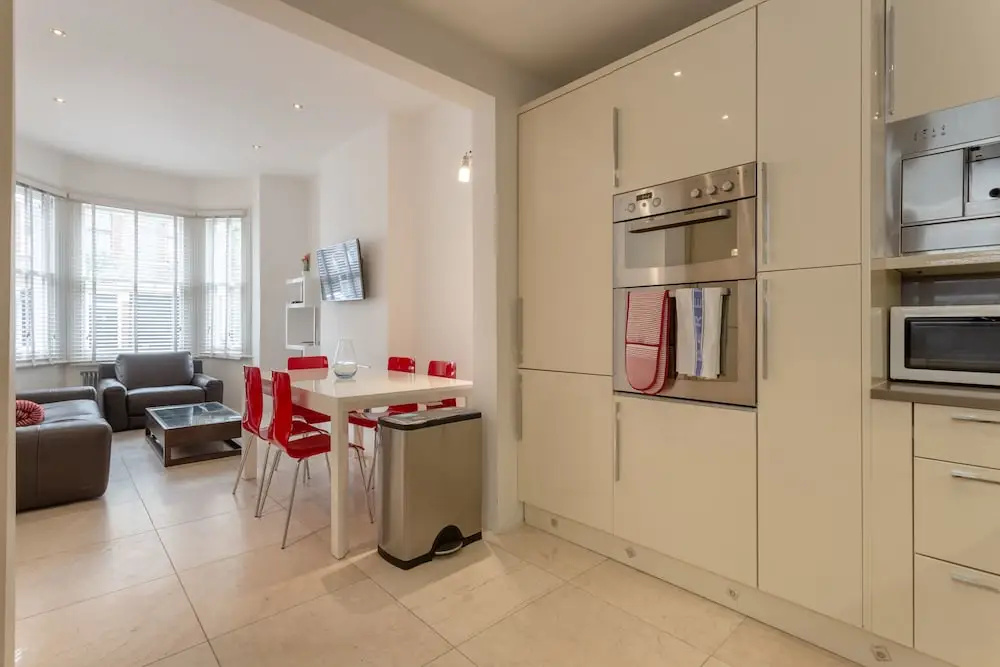 Bright 1 Bedroom Flat in Battersea