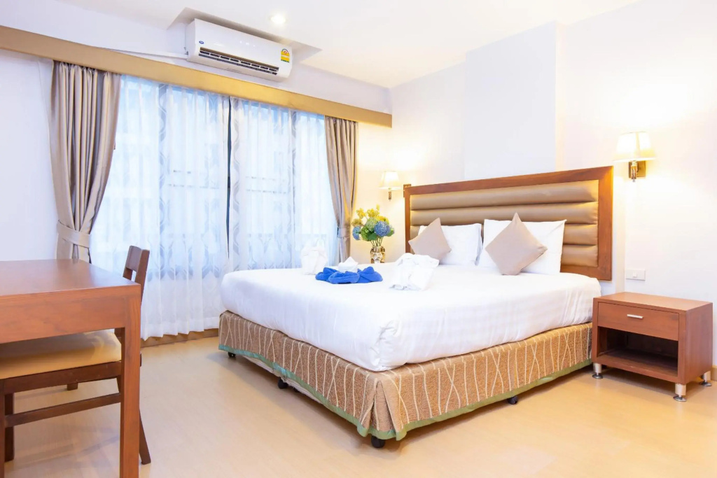 Lasalle Suites Hotel & Residence