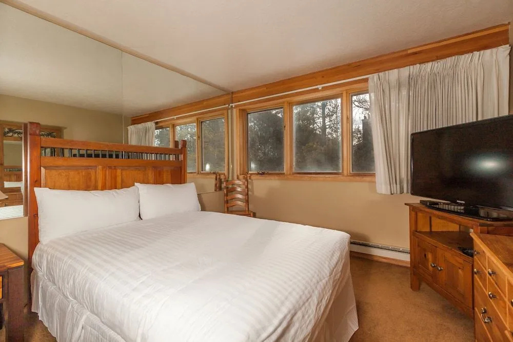 Pines #2073 - 2 Br Condo