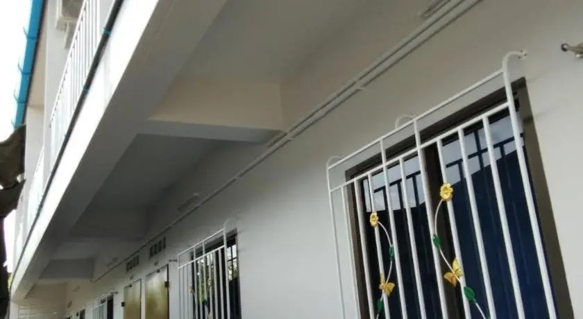 Thanaponsiri House