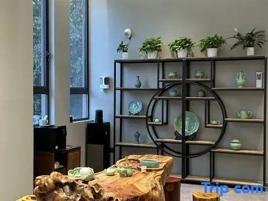 Home Inn Ruibai Cloud Hotel (Lishui Songyang Old Street Branch)