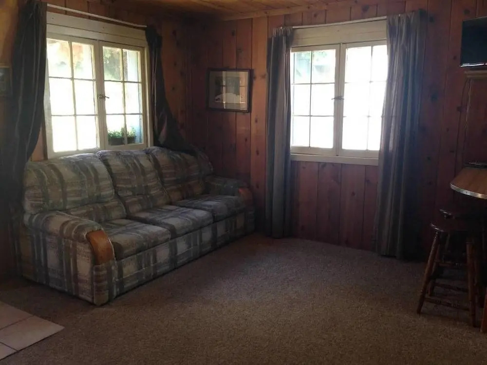 Lone Pine Cabins