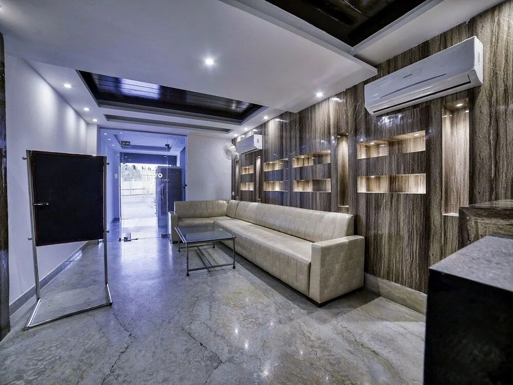 OYO 13637 Crown Residency