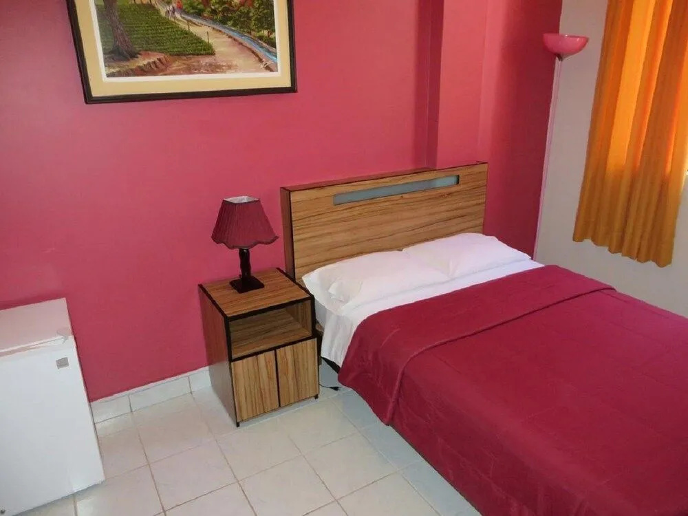 Hostal Hellen Ross