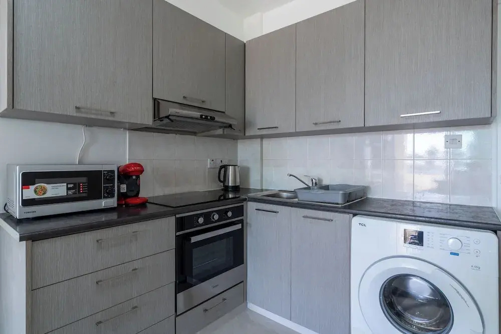 Andrea 3-BR Apt in Mackenzie With Pool