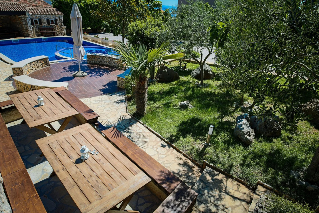 Villa Haya with heated pool