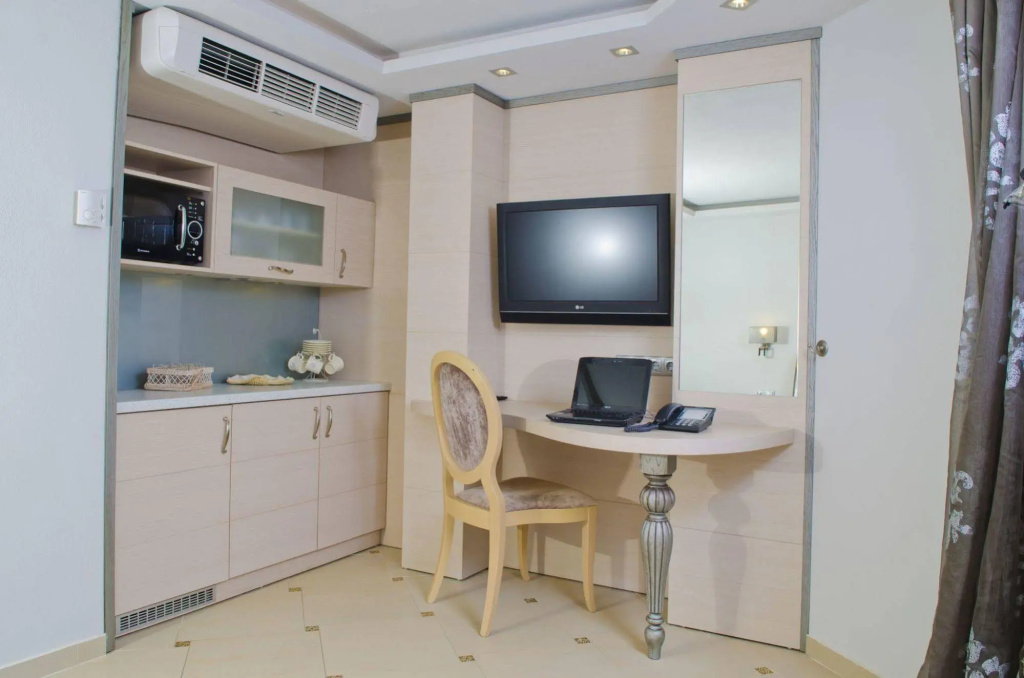 Elinotel Apolamare Hotel