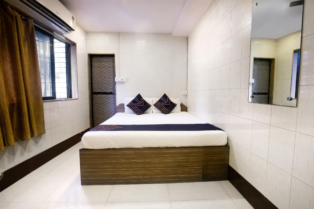 SPOT ON 76201 Hotel Saim Palace