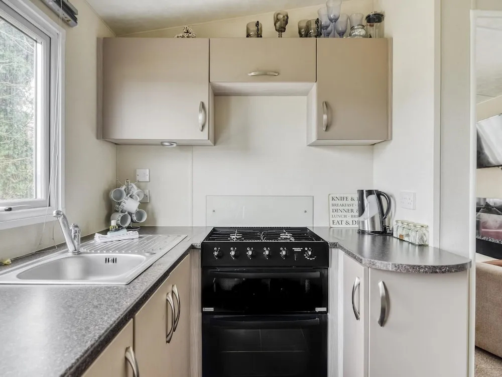 Simplistic Home in Hastings Near Alexandra Park