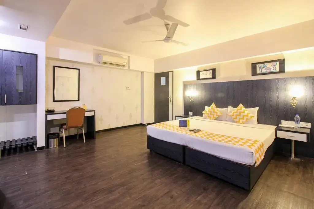 OYO Premium Mumbai International Airport 3