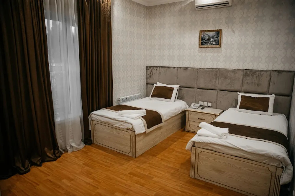 Shahlo Hotel