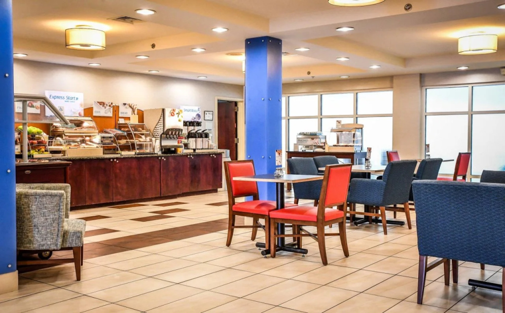 Holiday Inn Express Hotel & Suites - Concord by IHG