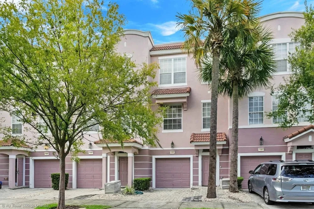 NEW Tastefully Designed Town Home. Close to Attractions, Steps From Convention Center! 3br/3ba #3vc138