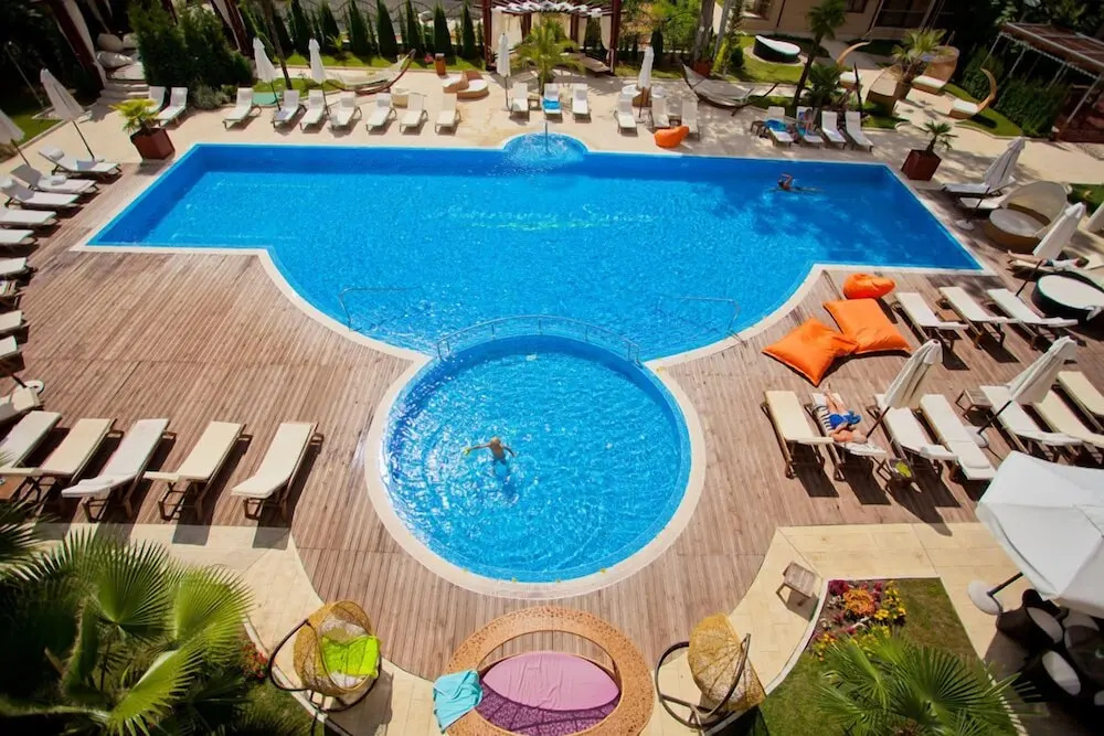 Apartcomplex Harmony Suites