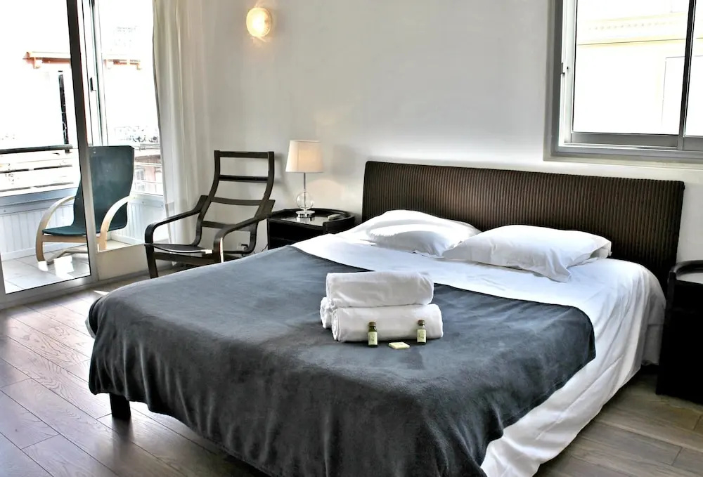 Central 1 Bedroom in Luxurious Residence