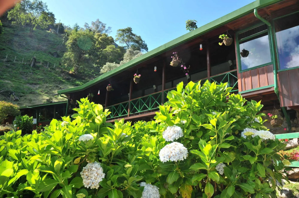 Trogon Lodge