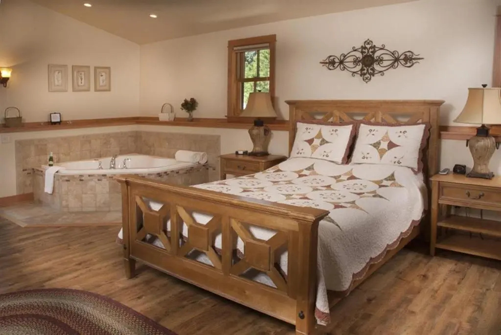 Lake Orchard Farm Retreat