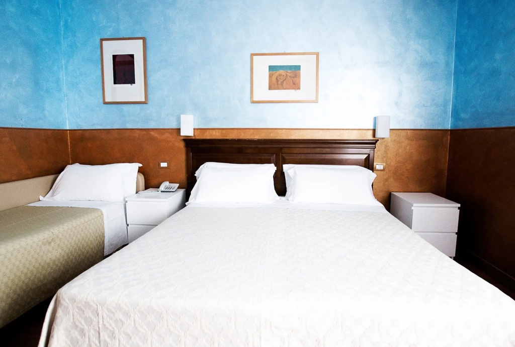 Hotel Diana