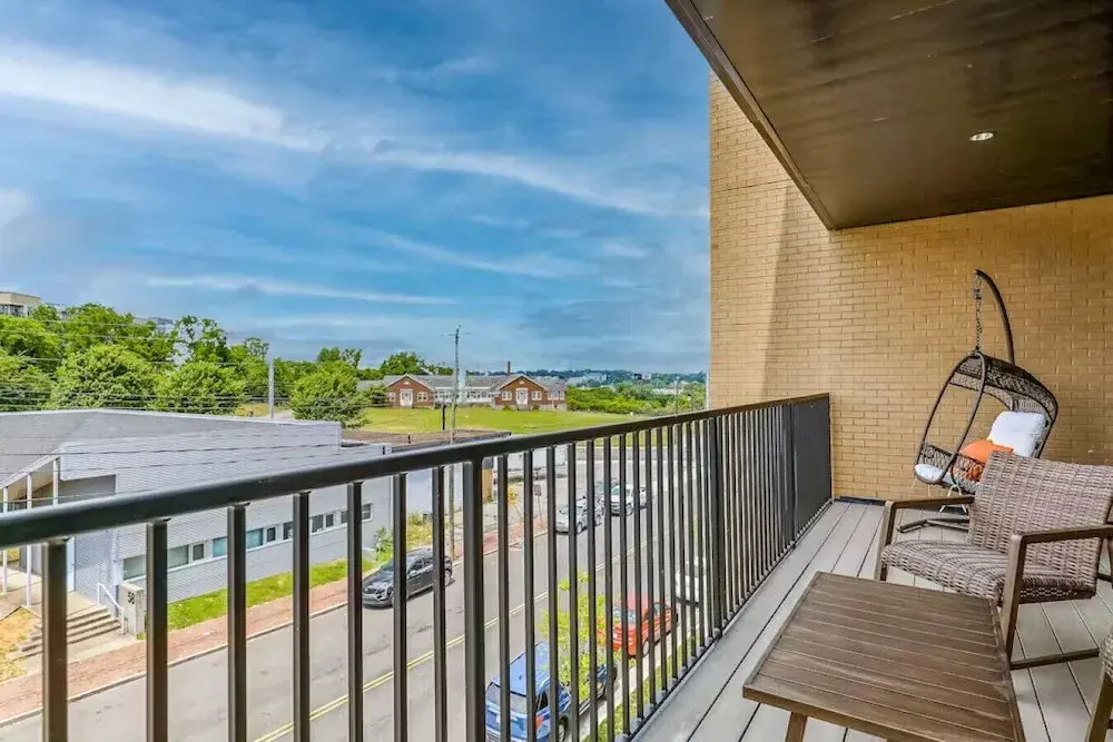 Nashville Oasis at The Muse: Modern 2BR With Balcony & Rooftop Views