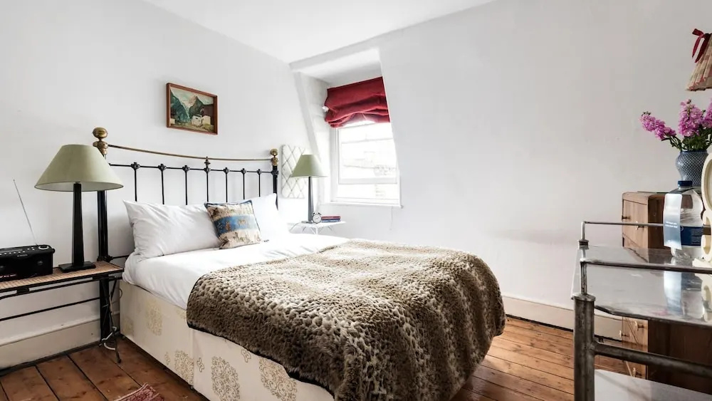 Bright Parsons Green Maisonette