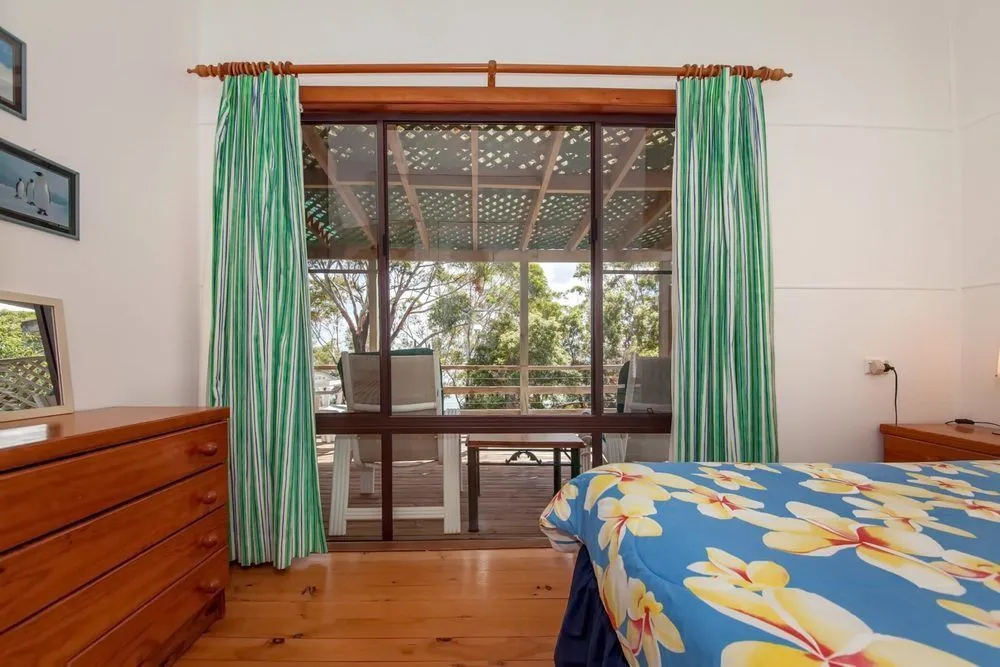 Thurlow Avenue, 48