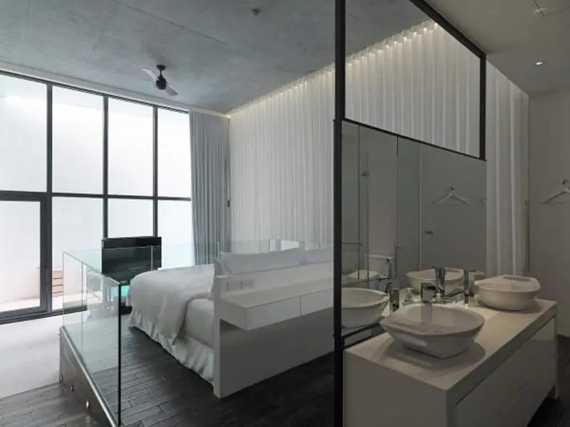 Play Hotel