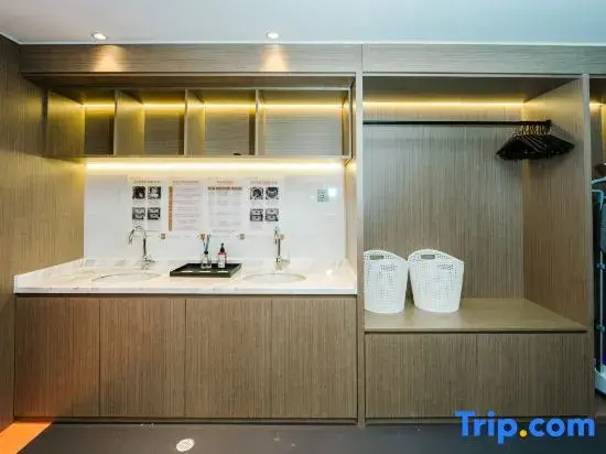 Vienna International Hotel (Wuhan Linzhang Avenue Subway Station)