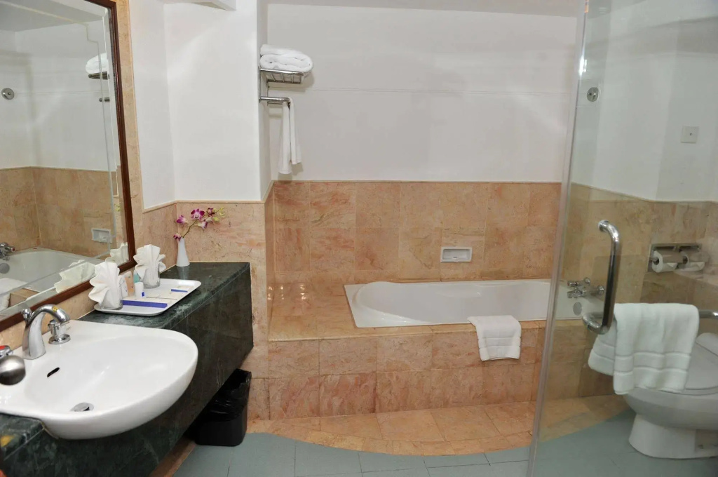 Grand Riverview Hotel