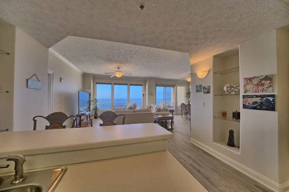 Marvelous Condo with Beachside Pool and Free Poolside WiFi - Unit 0902 by RedAwning