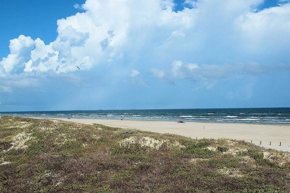 Family Tides Beach House 4 Bedrooms 3 Bathrooms Home