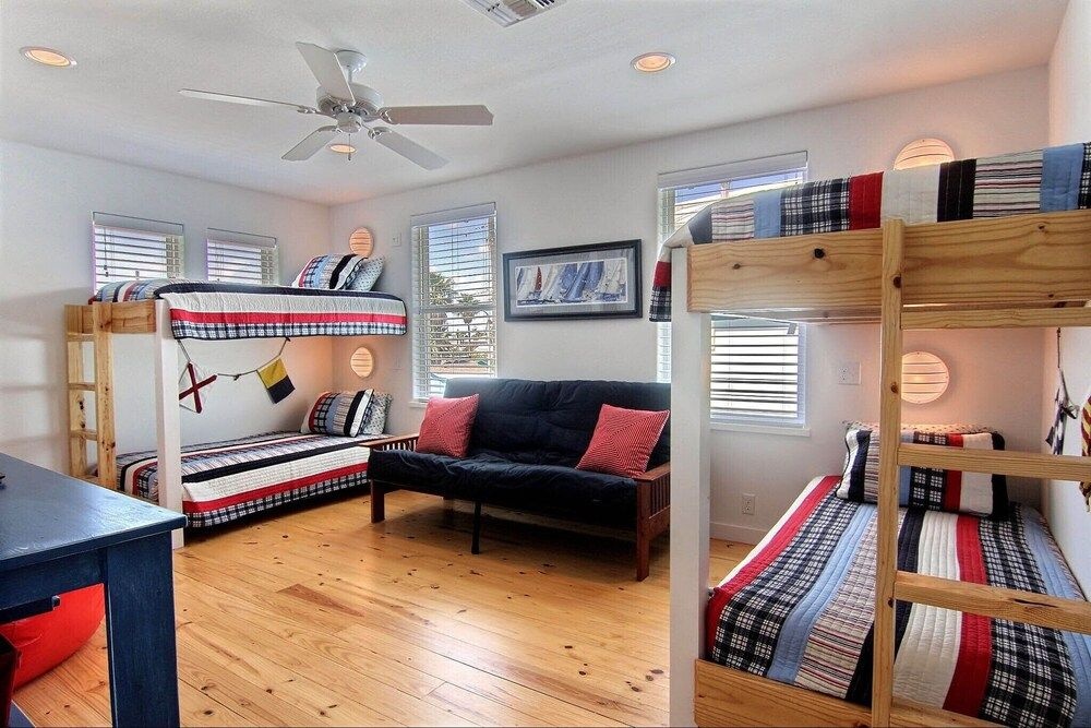 Station Street - 4 Br Townhouse