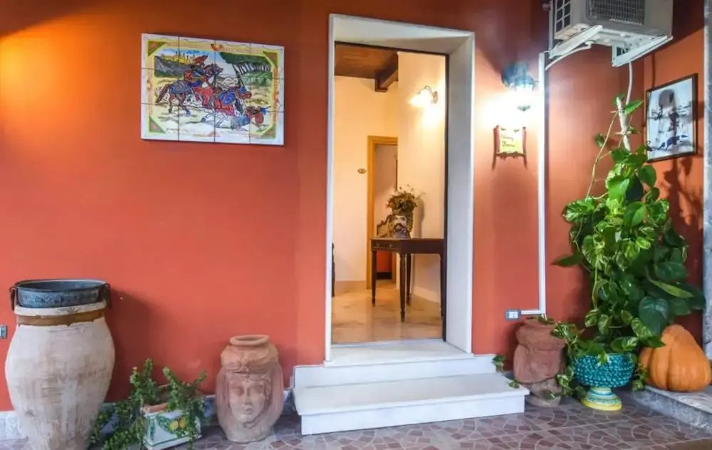 Apartment Near Mount Etna With Hot Tub