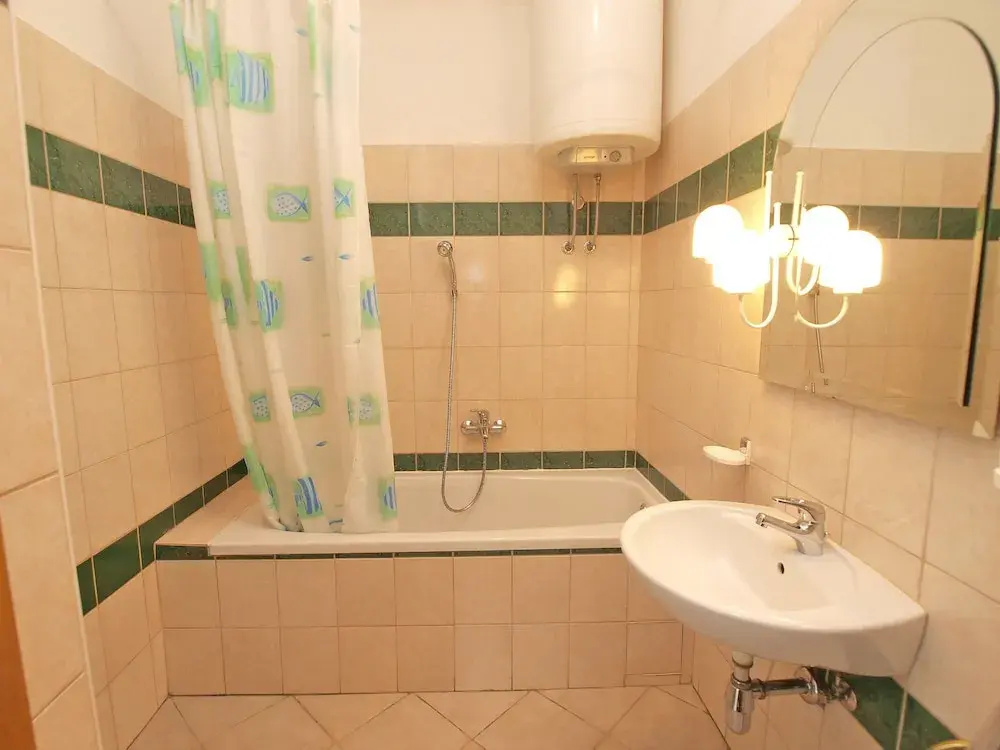 Apartment 1160