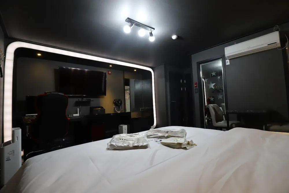 Gunsan JNK Classic Hotel - Gray