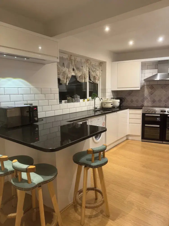 Oxford - Villa - Sleeps 8 - Garden - Parking