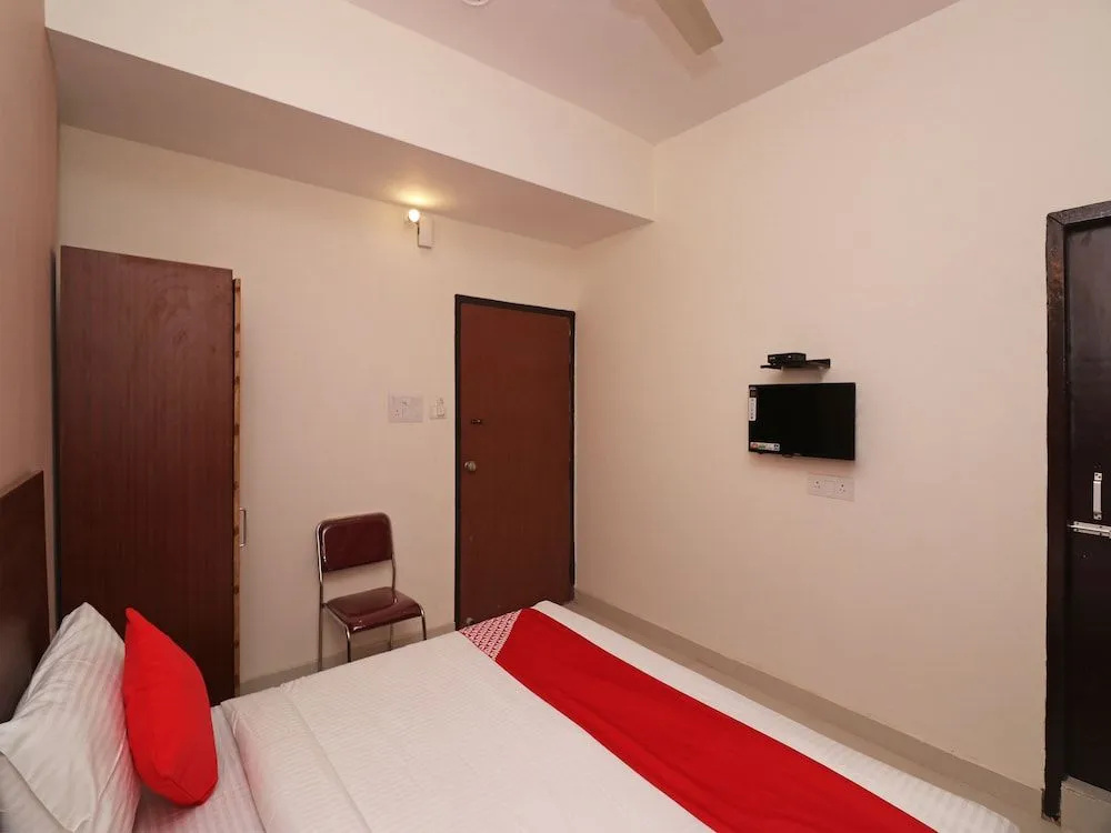 OYO 24051 Flagship Shubh Inn Gomti Nagar