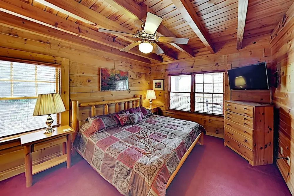 837 Vixen Run Home 3 Bedrooms 2.5 Bathrooms Cabin