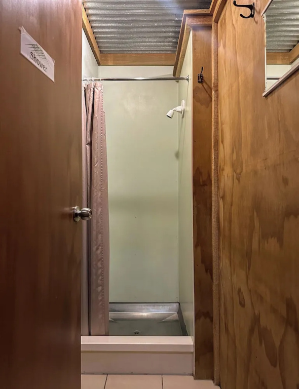 The Crossing Lodge & Backpackers